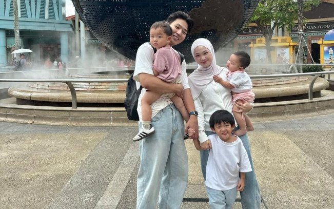 Isu Perselingkuhan Jule Memanas, Daehoon Hadiri Acara Bersama 3 Anak